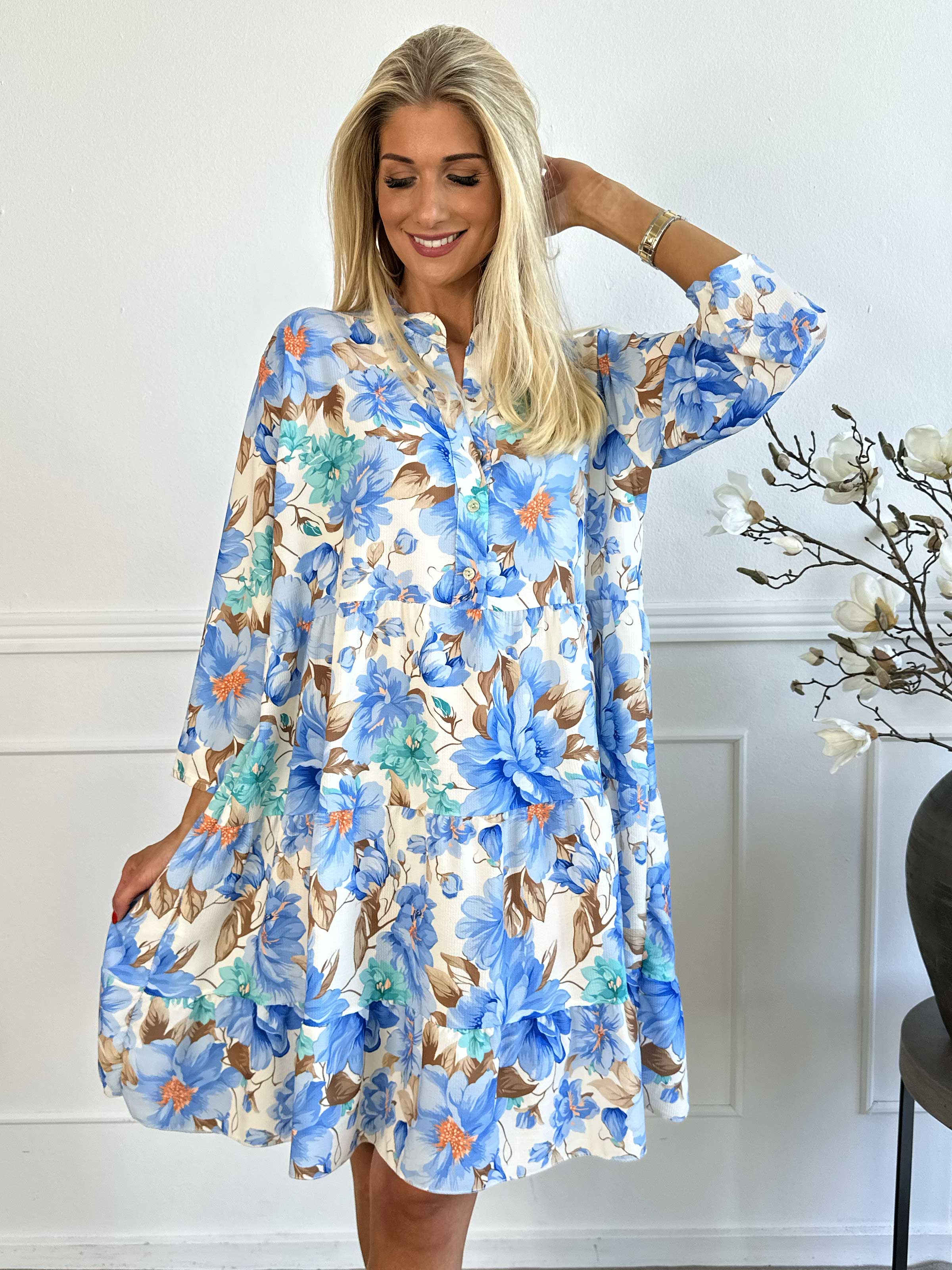 Flower Dress - Söt blommig klänning med lager-på-lager-look